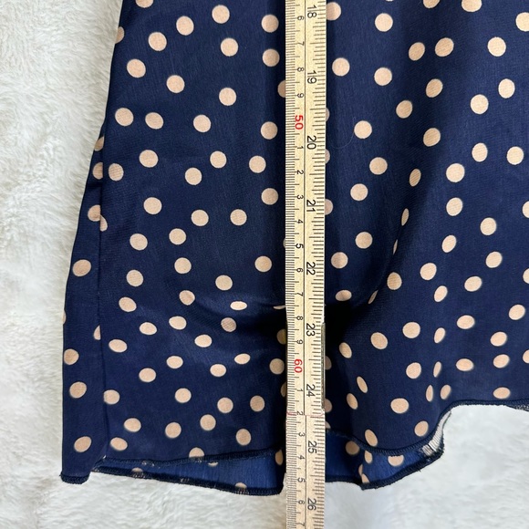 Daytrip sleeveless polka dot navy blue top size small - Picture 3 of 6